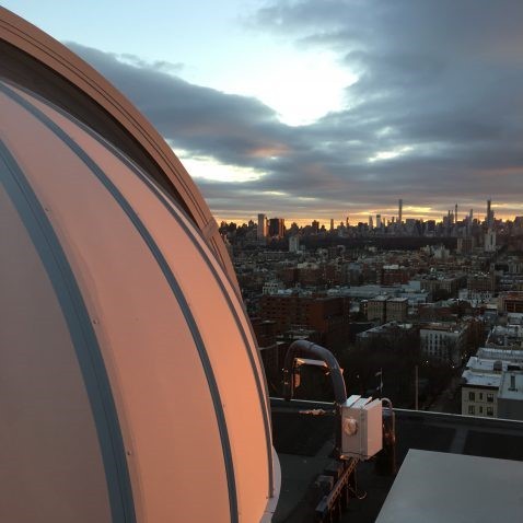 An instrument positioned on the rooftop of the Advanced Science Research Center Observatory on the City College of New York campus used by Róisín Commane and team to measure local air pollutant levels. Credit: Ricardo Toledo-Crow