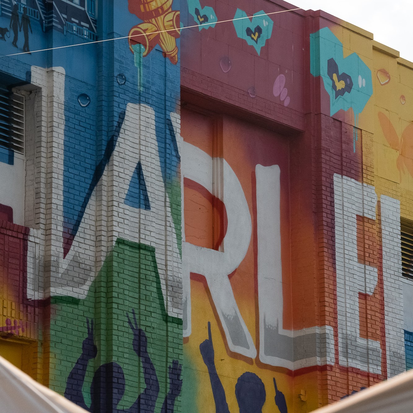 Colorful Harlem mural on side of a building. Credit: Cole Giordano/Columbia University